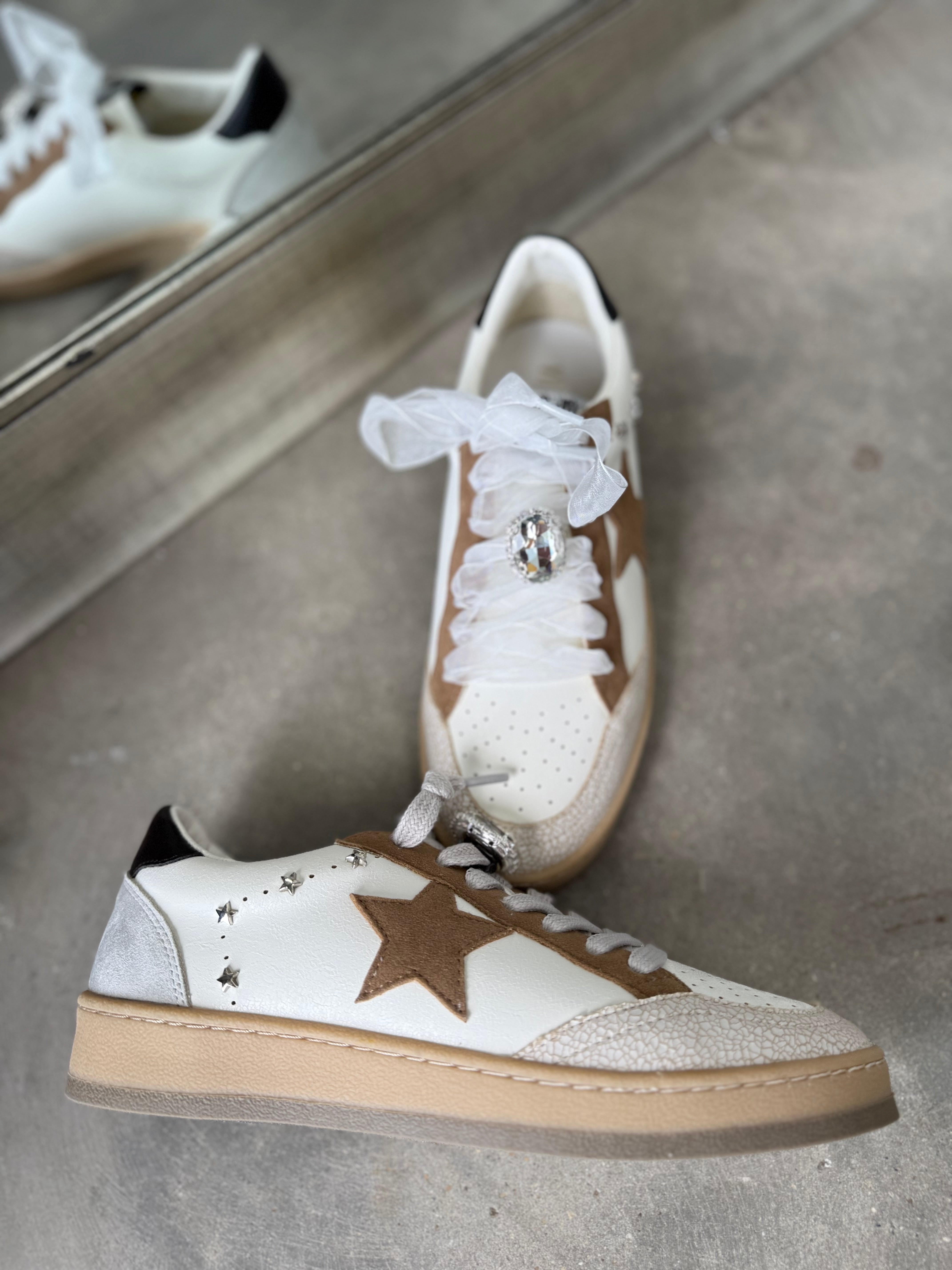 Avery khaki star ball sneaker
