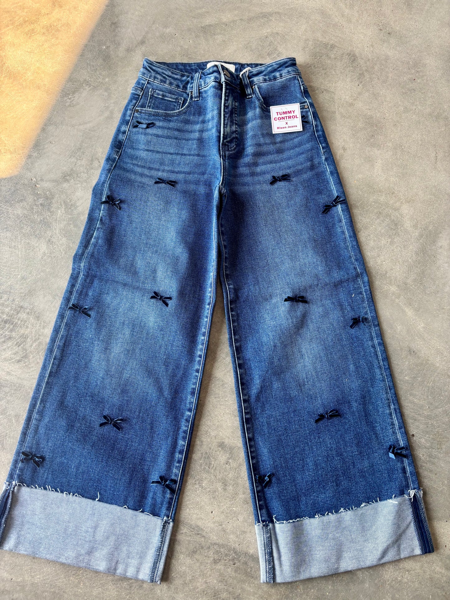 Pretty in bow jeans