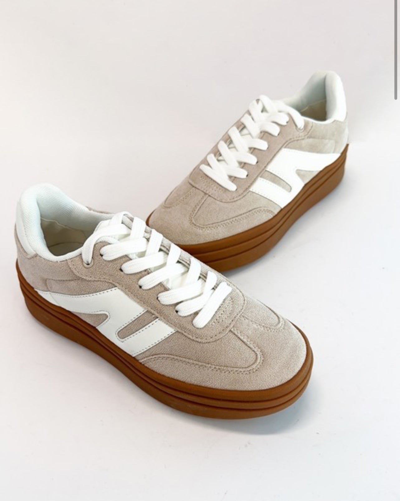 Nancy trend sneakers