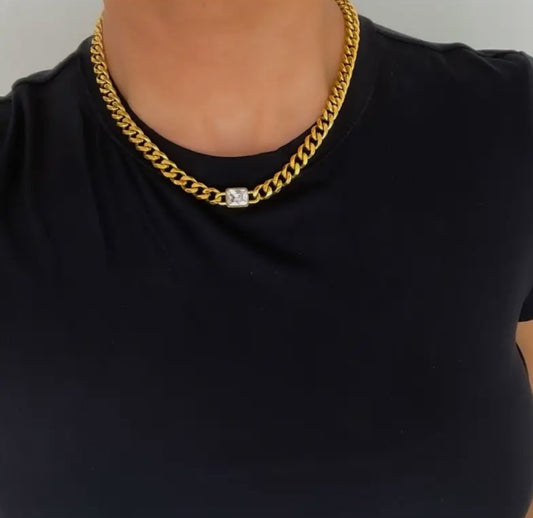 Chain with diamond pendant