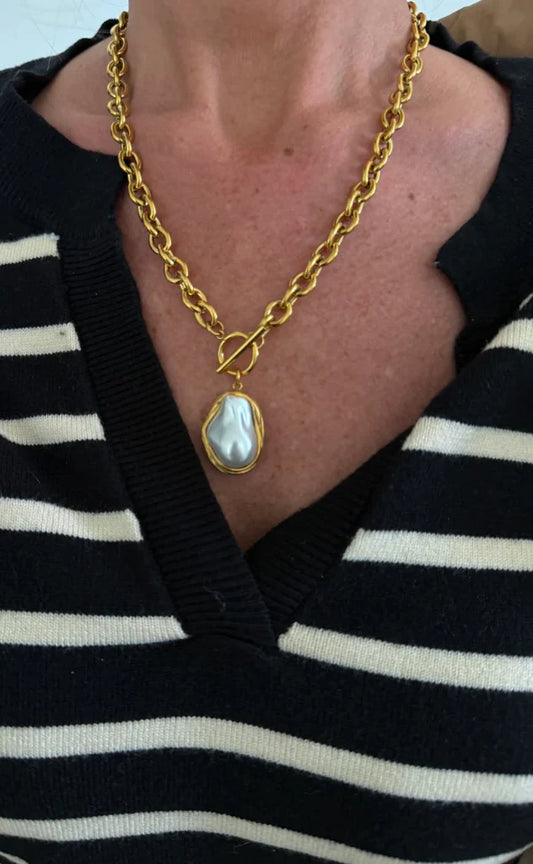 Pearl drop necklace Chansutt